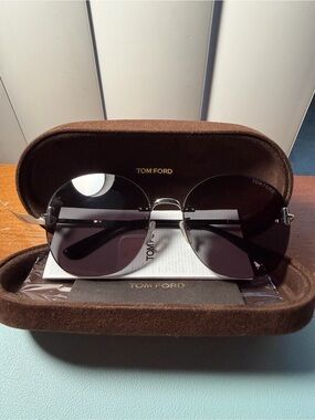 Tom Ford Black Round Sunglasses